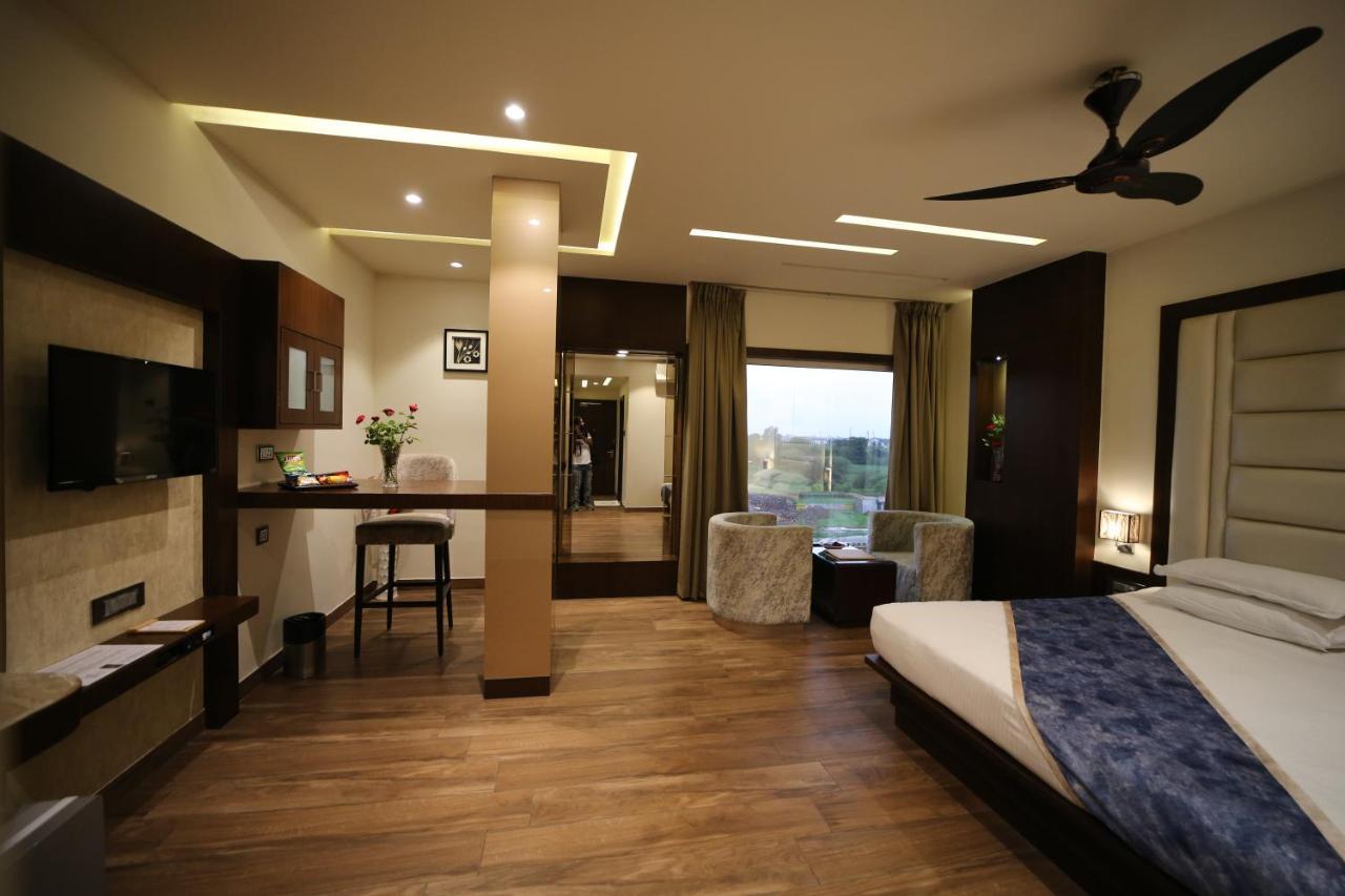 Hotel Prince Viraj Dzsabalpur Kültér fotó
