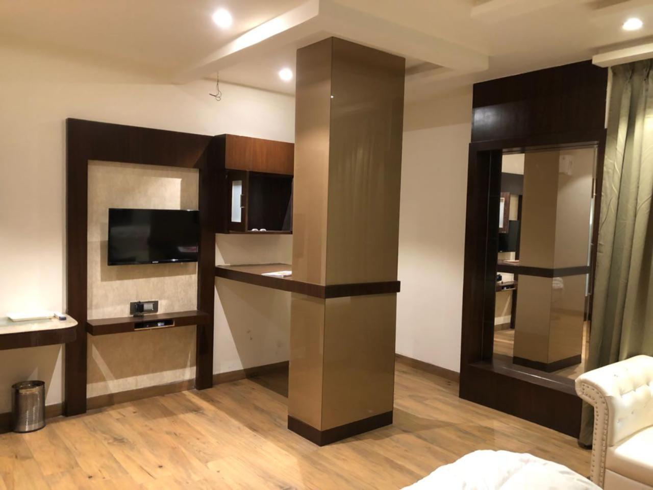 Hotel Prince Viraj Dzsabalpur Kültér fotó